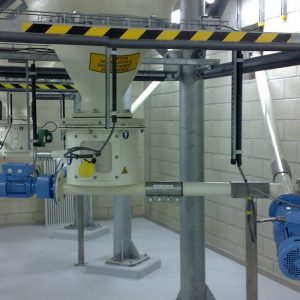 Discharge, feed, and conveying of hydrated lime