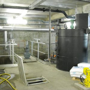 Manual bag dump preparation tank